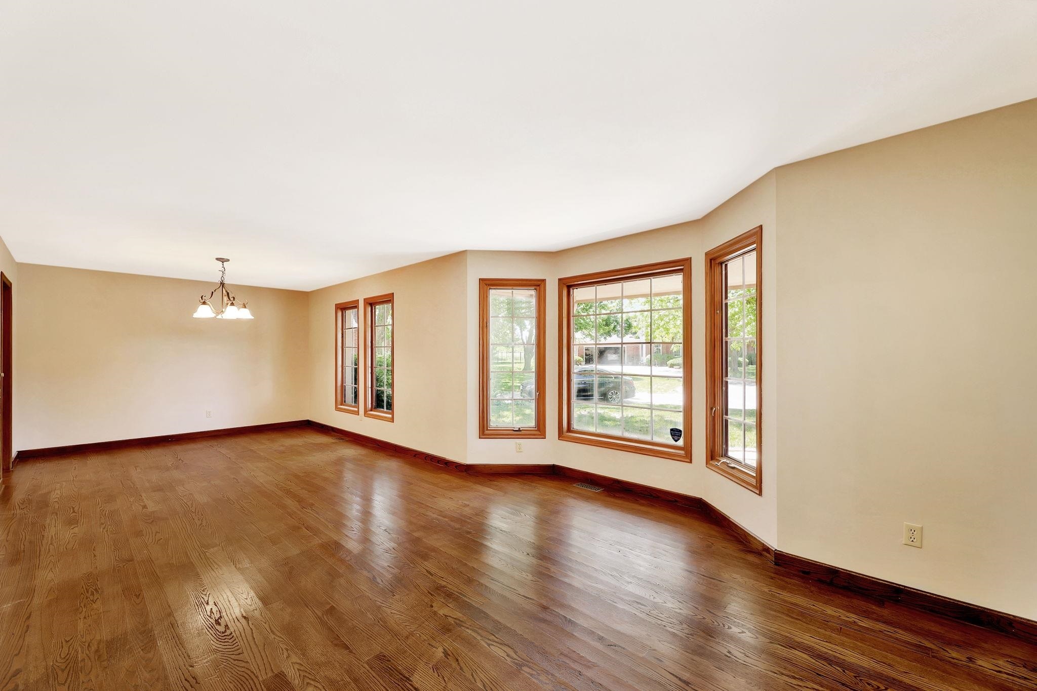 Property Photo: 2530 N Greenleaf Ct KS 67226