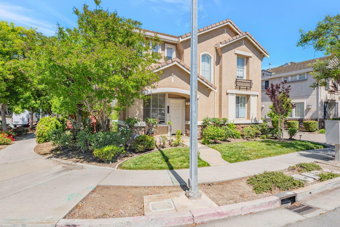 Property Photo: 1992 Wayne Circle CA 95131