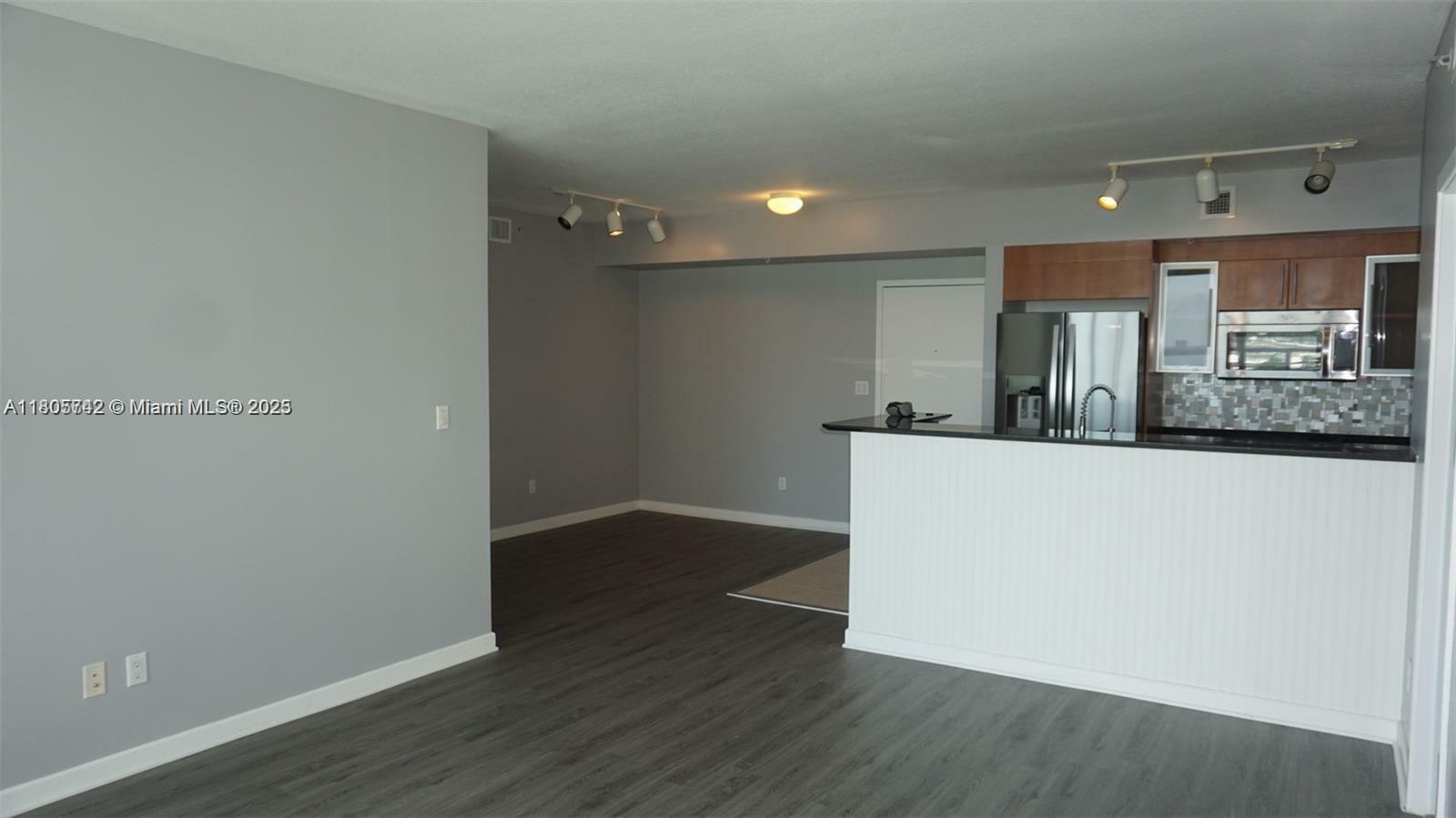 Property Photo:  325 S Biscayne Blvd 2022  FL 33131 