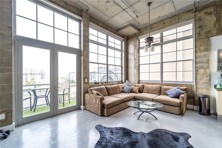 Property Photo: 444 NW 1st Ave 405 FL 33301