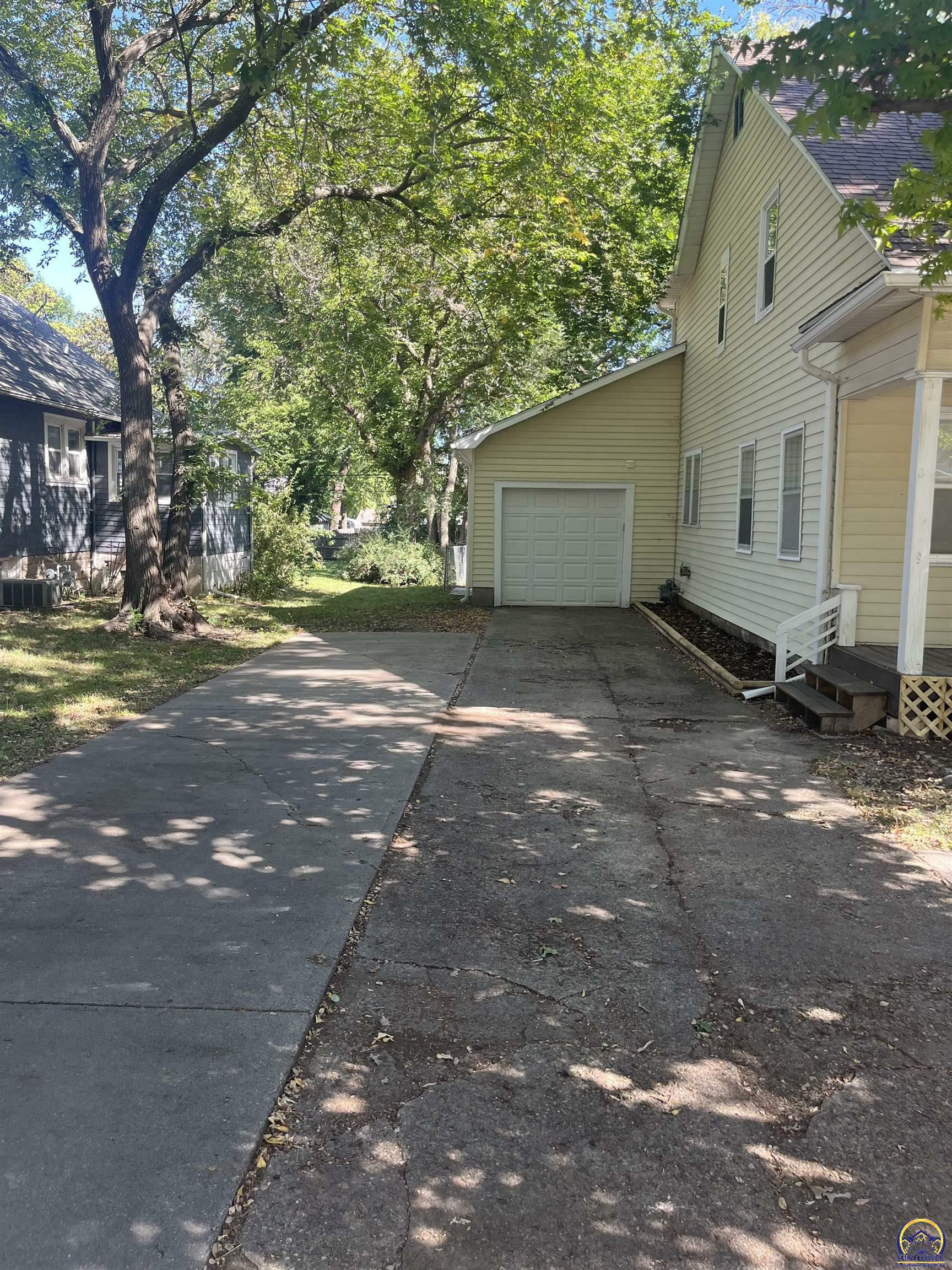 Property Photo: 1222 Rural St KS 66801