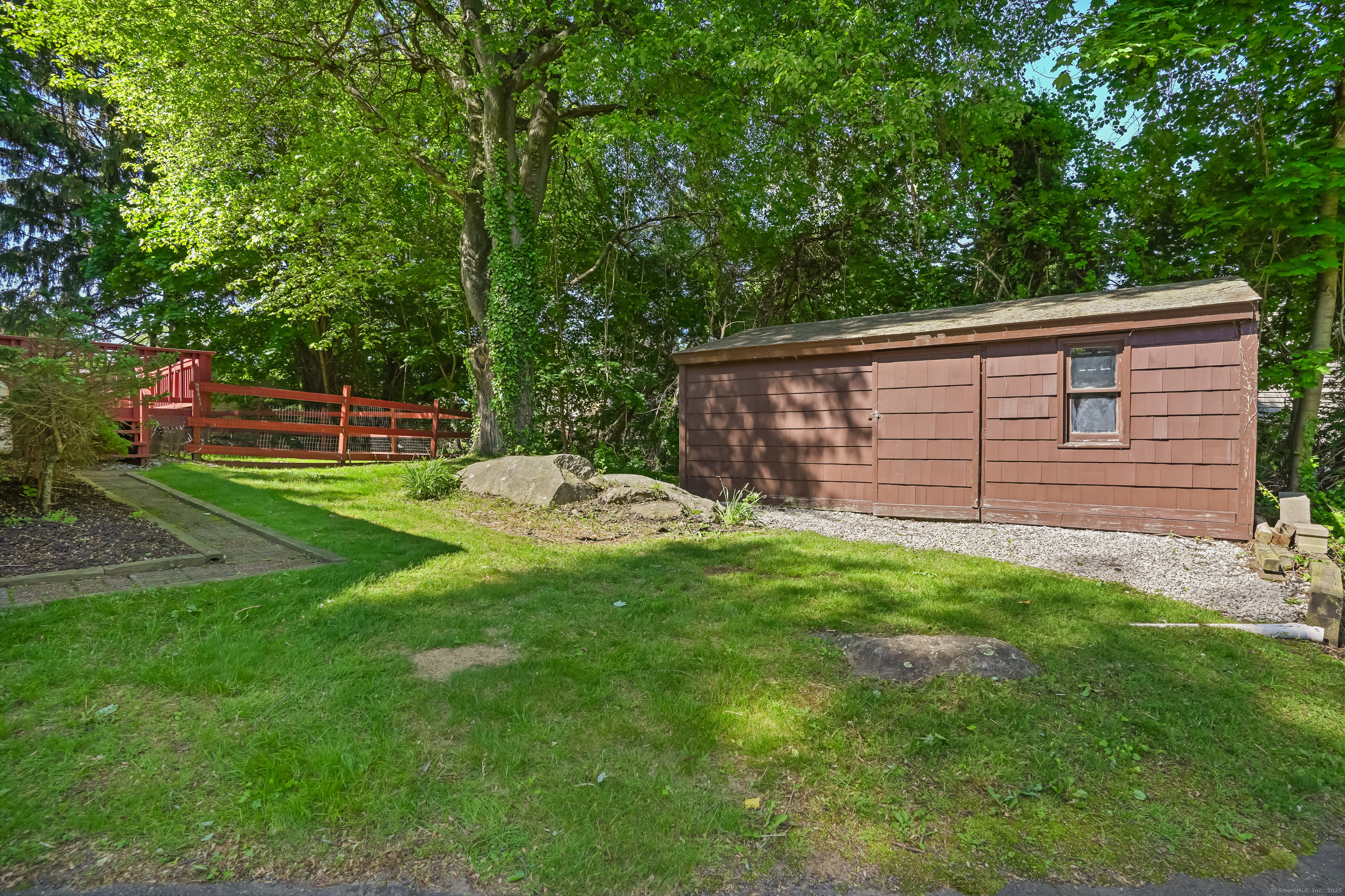 Property Photo: 1975 Huntington Road CT 06614