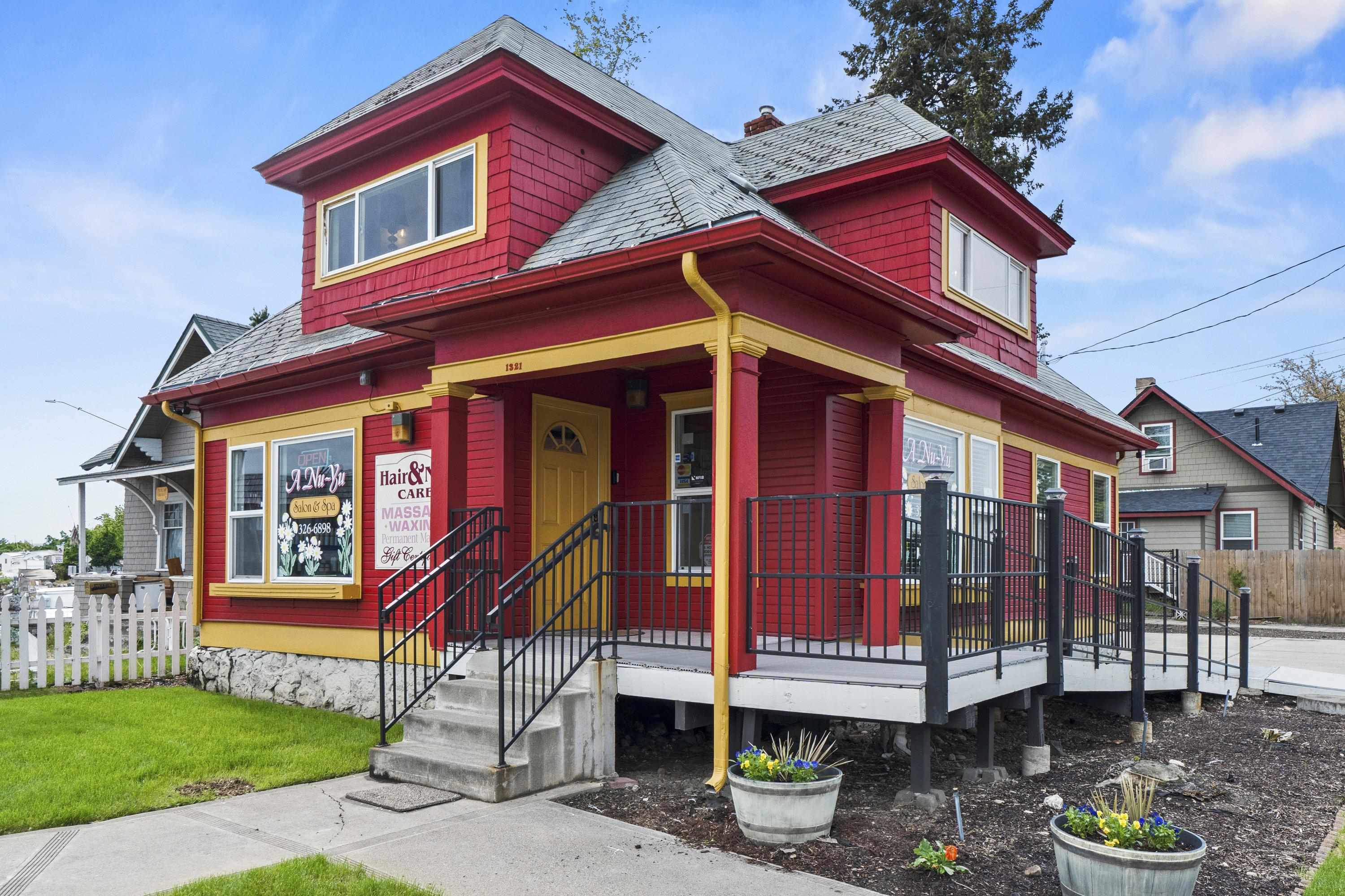 Property Photo: 1321 W Northwest Blvd WA 99205