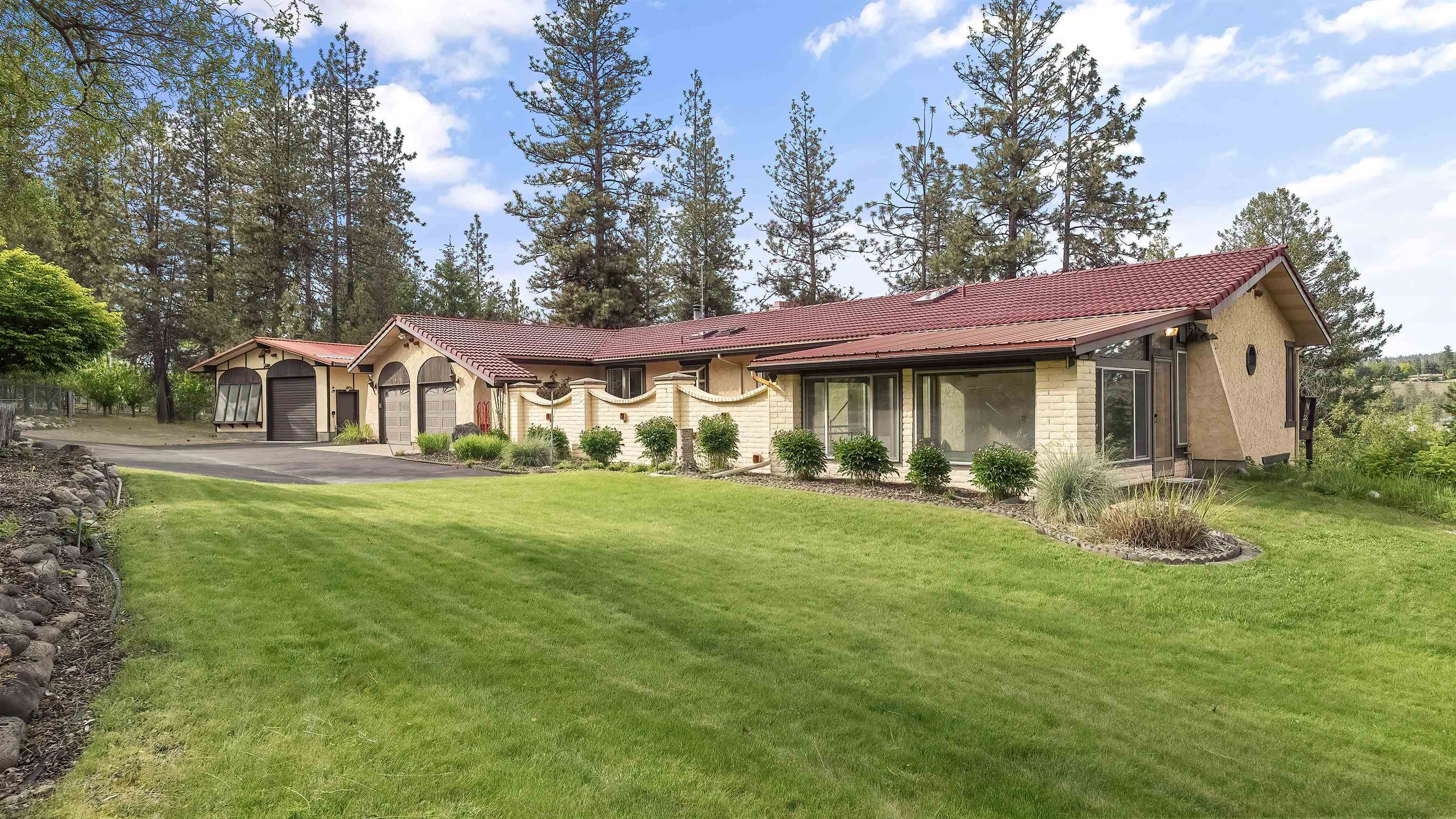Property Photo: 13110 W Charles Rd WA 99026