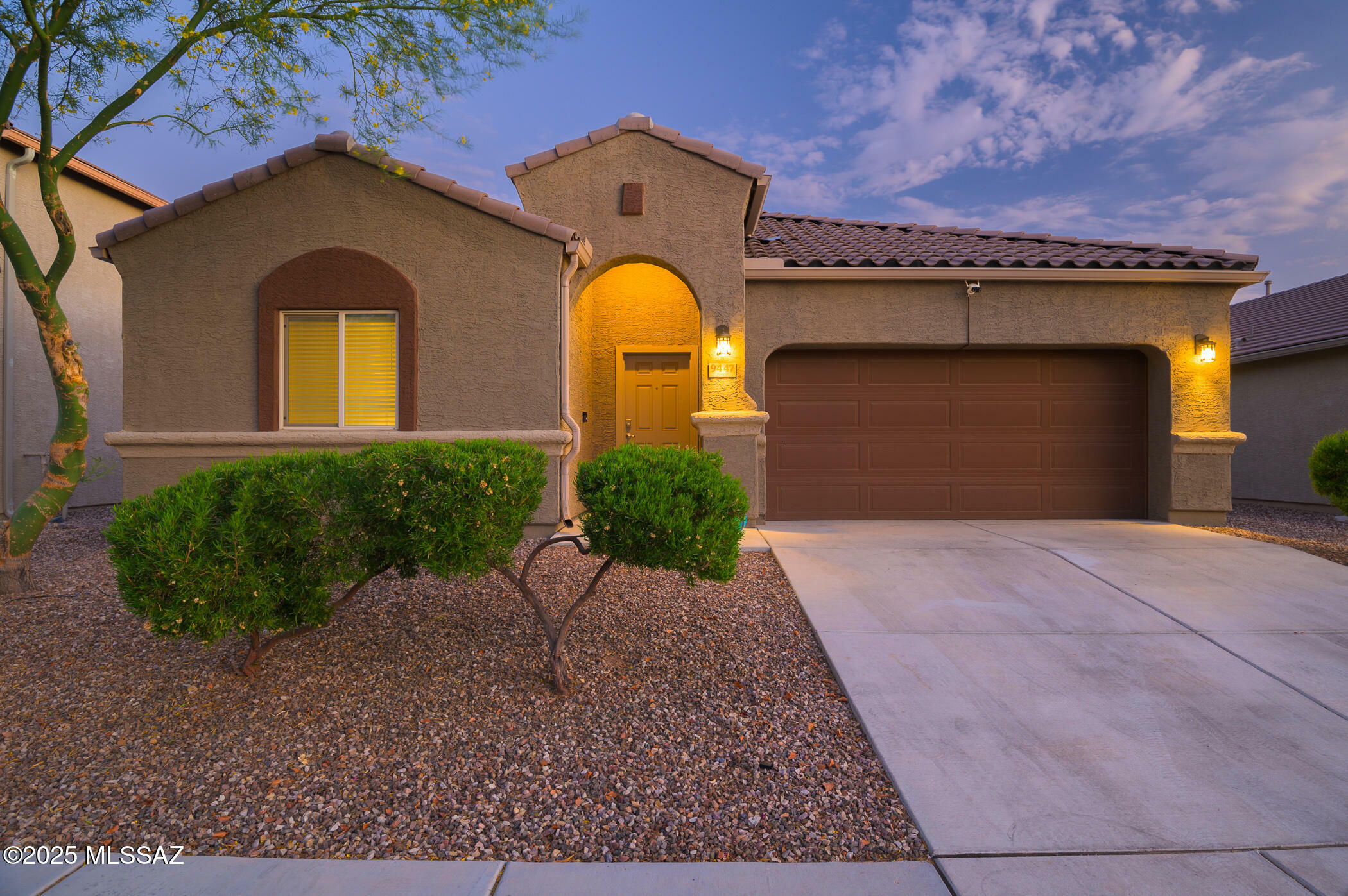 Property Photo: 9447 W Gambel Oak Lane AZ 85653
