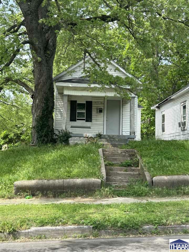 Property Photo: 1506 Oak Street IN 47807
