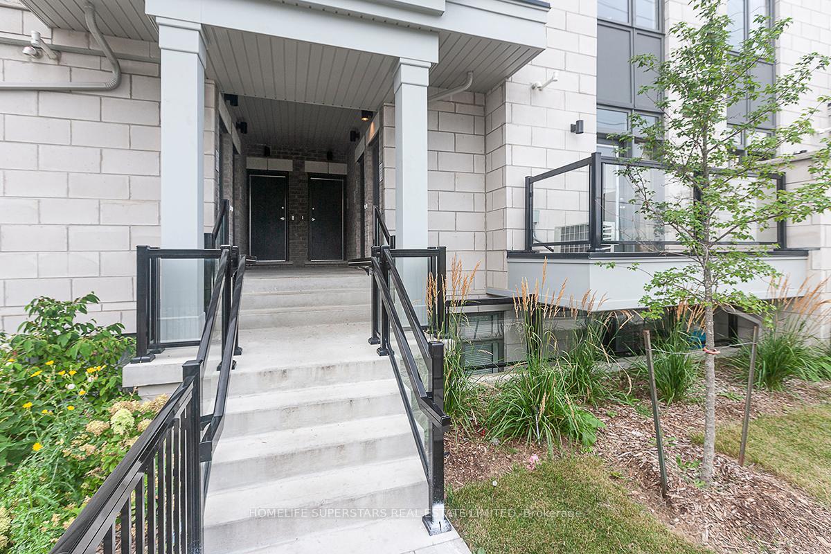 Property Photo: 20 Halliford Place E 110 ON L6P 4R1