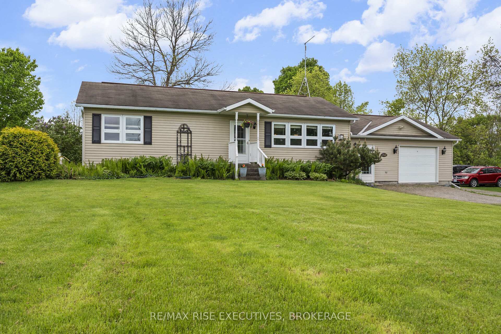 Property Photo: 2329 Harlem Road ON K0G 1V0