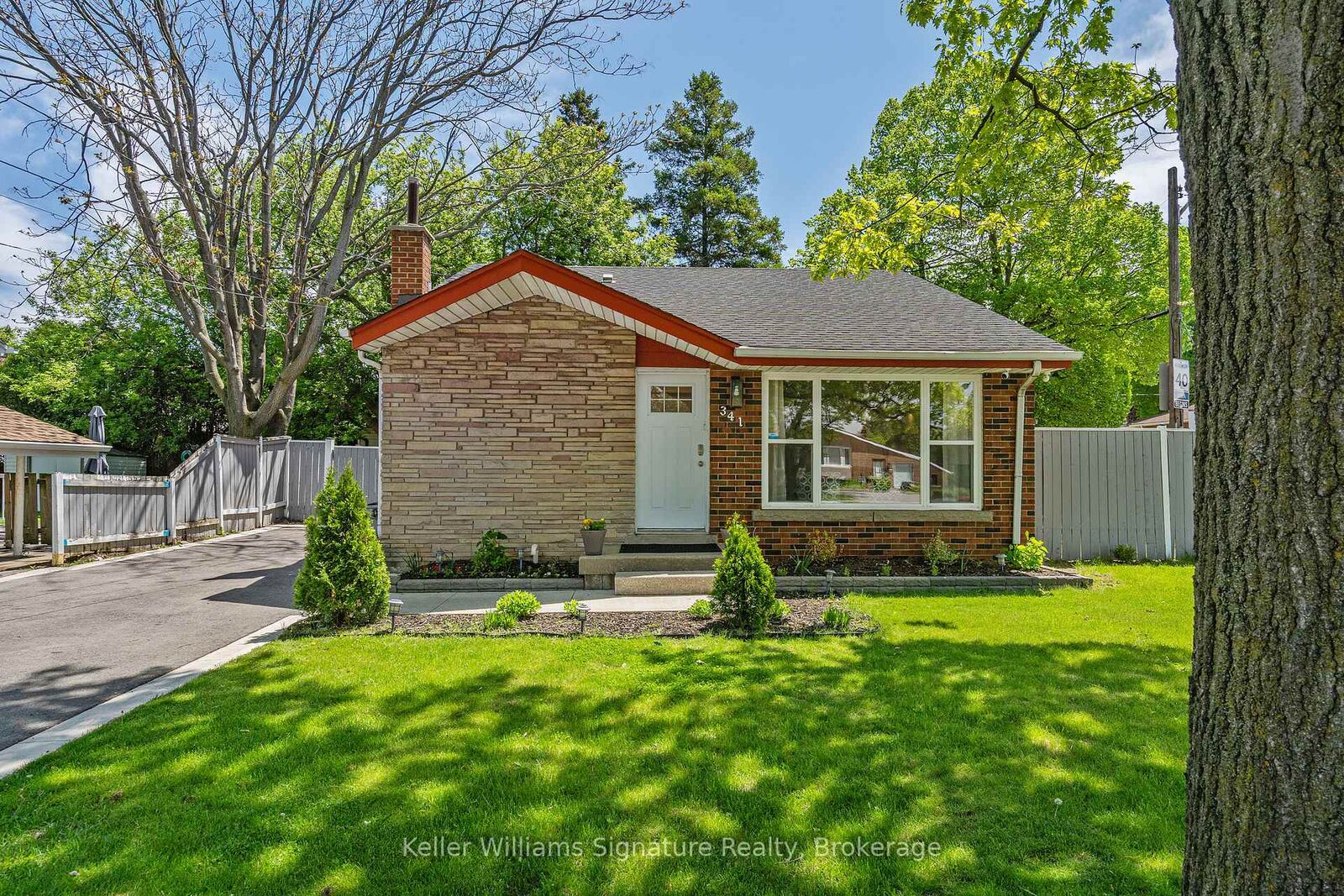 Property Photo: 341 West 5th Street ON L9C 3P4