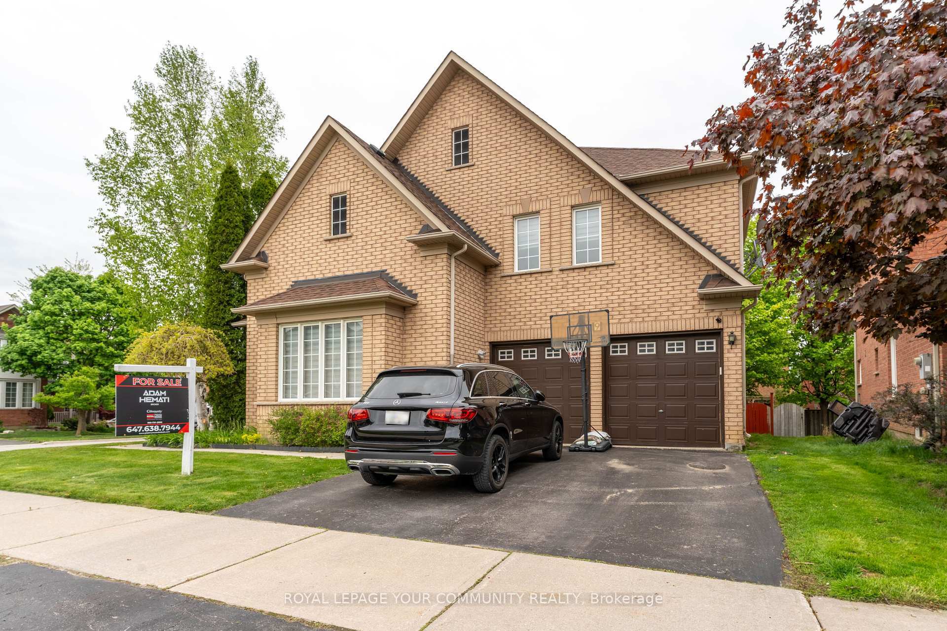 Property Photo: 9 Glenis Gate ON L4E 4C4
