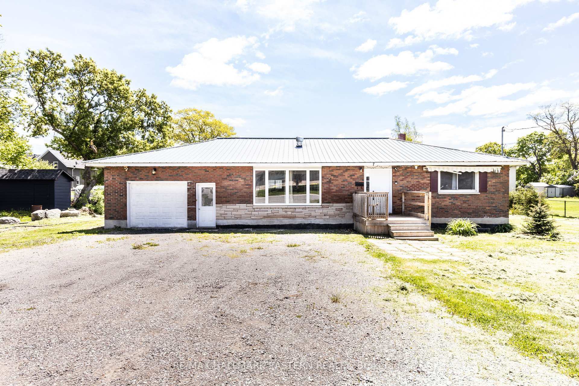 Property Photo: 7 Crawford Drive ON K0K 2M0