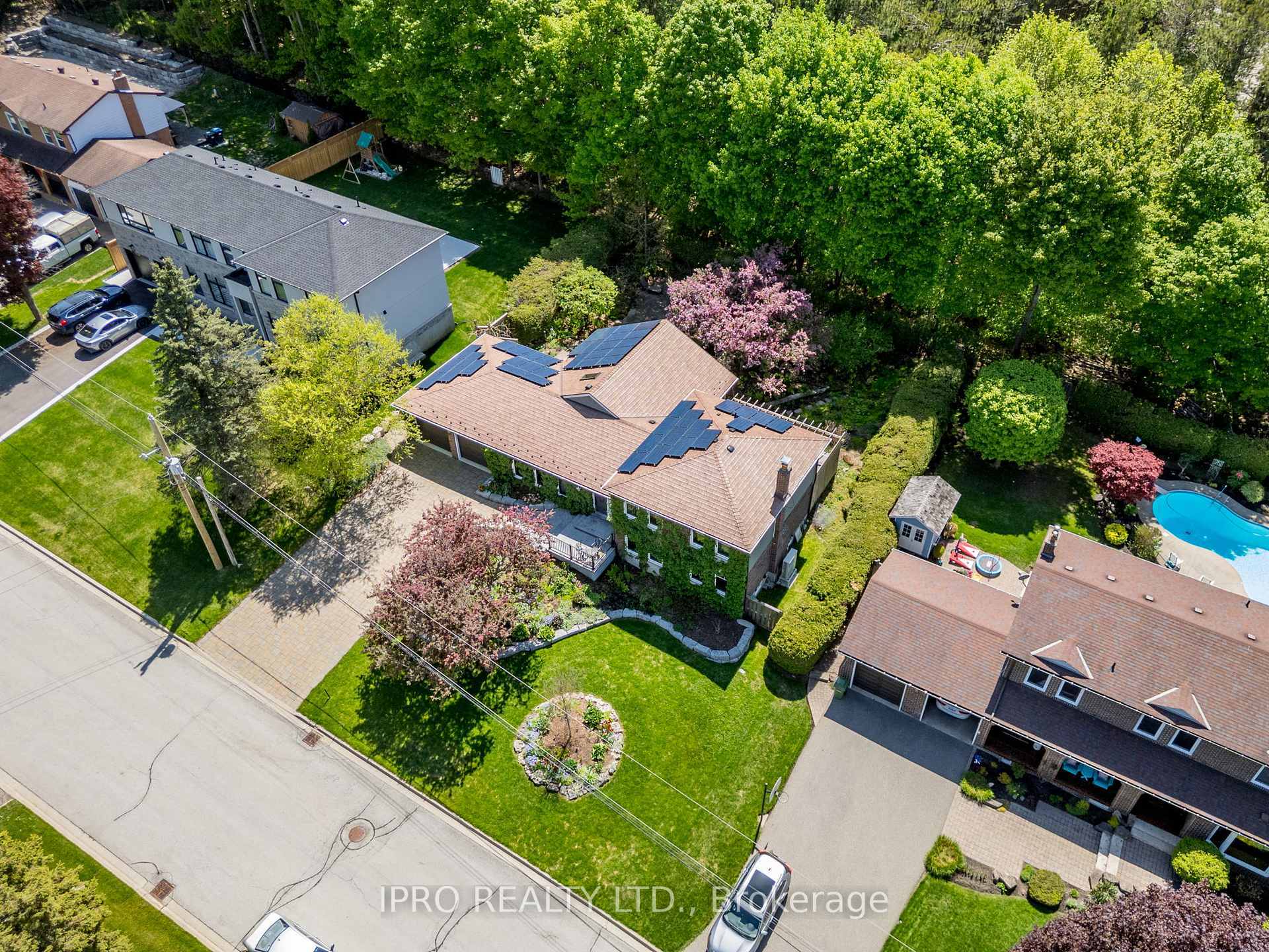 Property Photo: 25 Orsi Road ON L7C 1H6