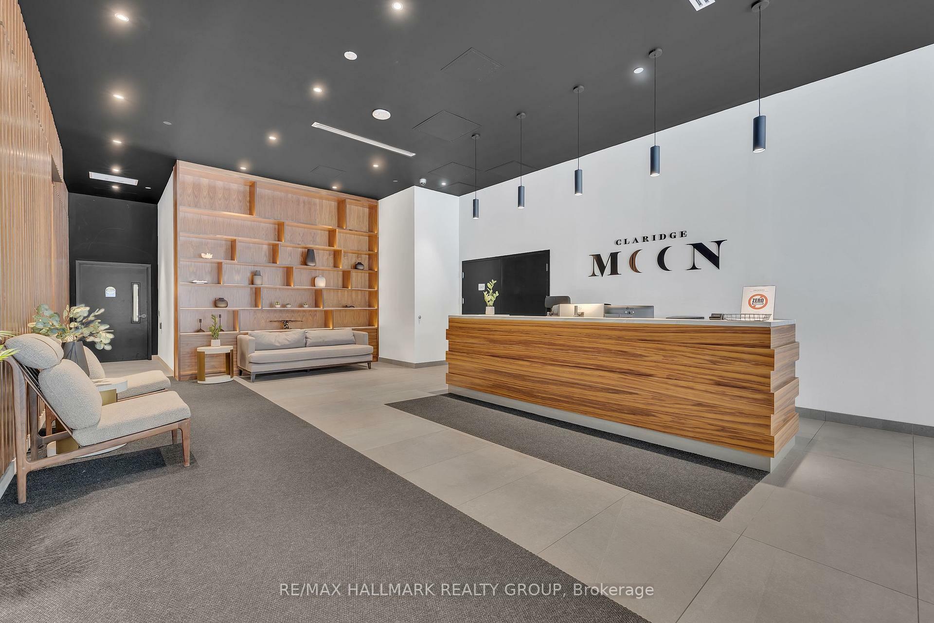 Property Photo: 340 Queen Street 702 ON K1R 0G1
