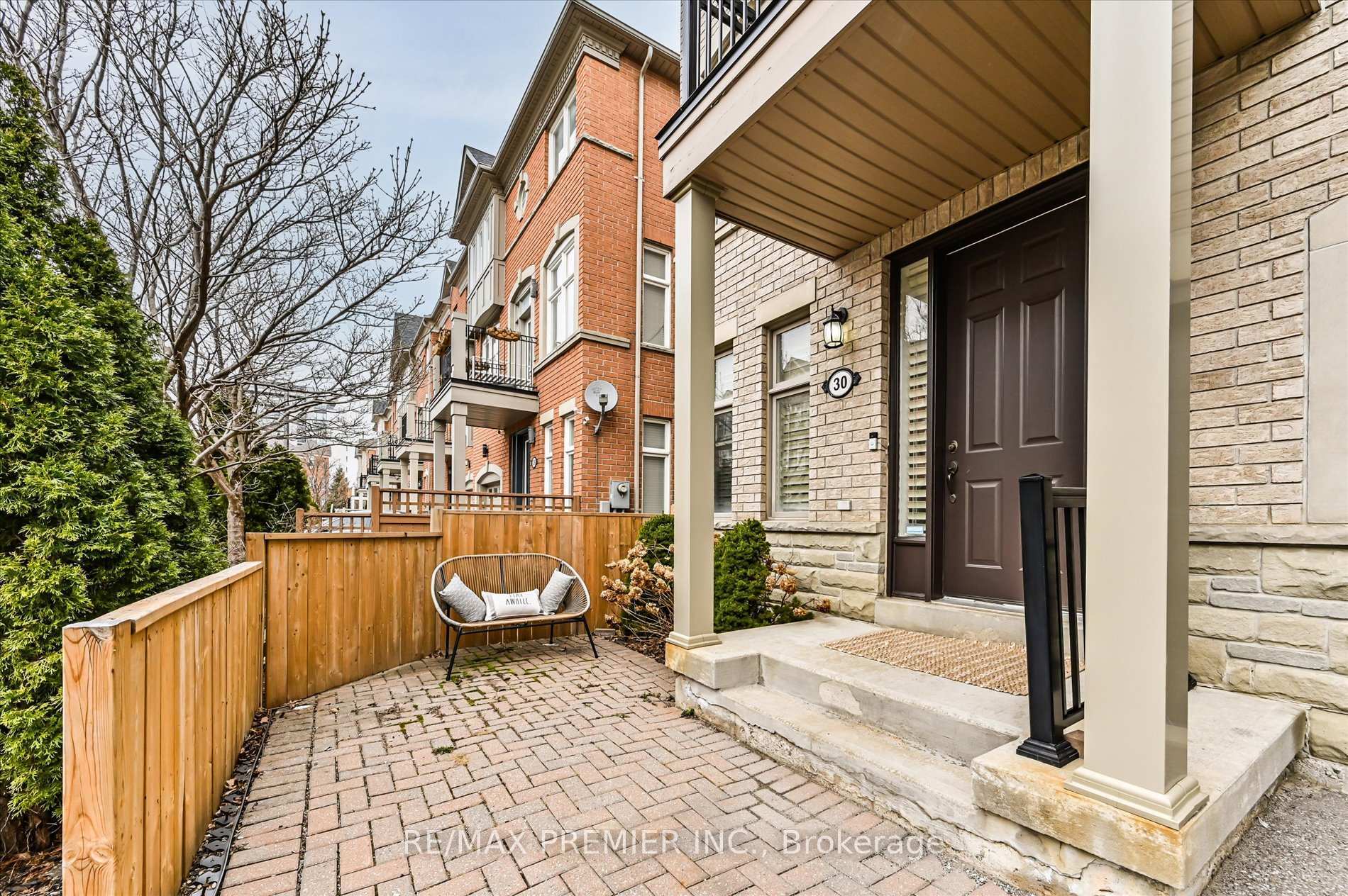 Property Photo: 30 Helen Street ON L4L 3S3