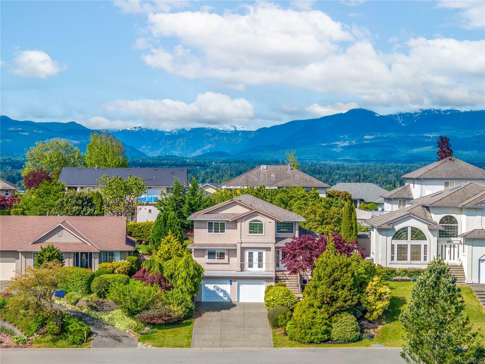Property Photo: 1651 Swan Cres BC V9N 9A7