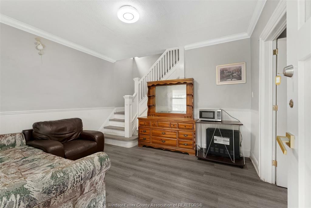 Property Photo: 384 Grove Avenue ON N9A 6E9