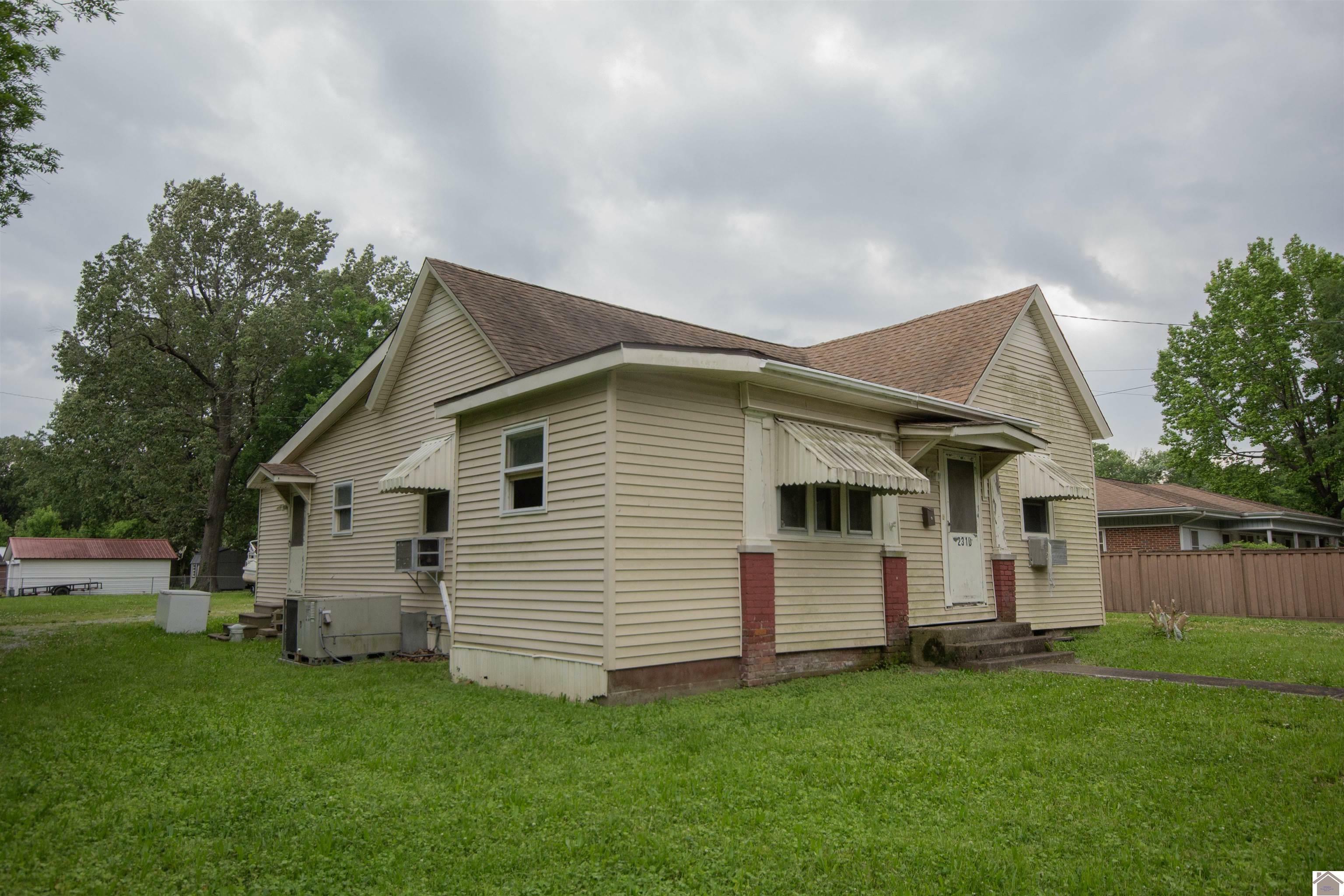 Property Photo: 2310 S 28th KY 42003