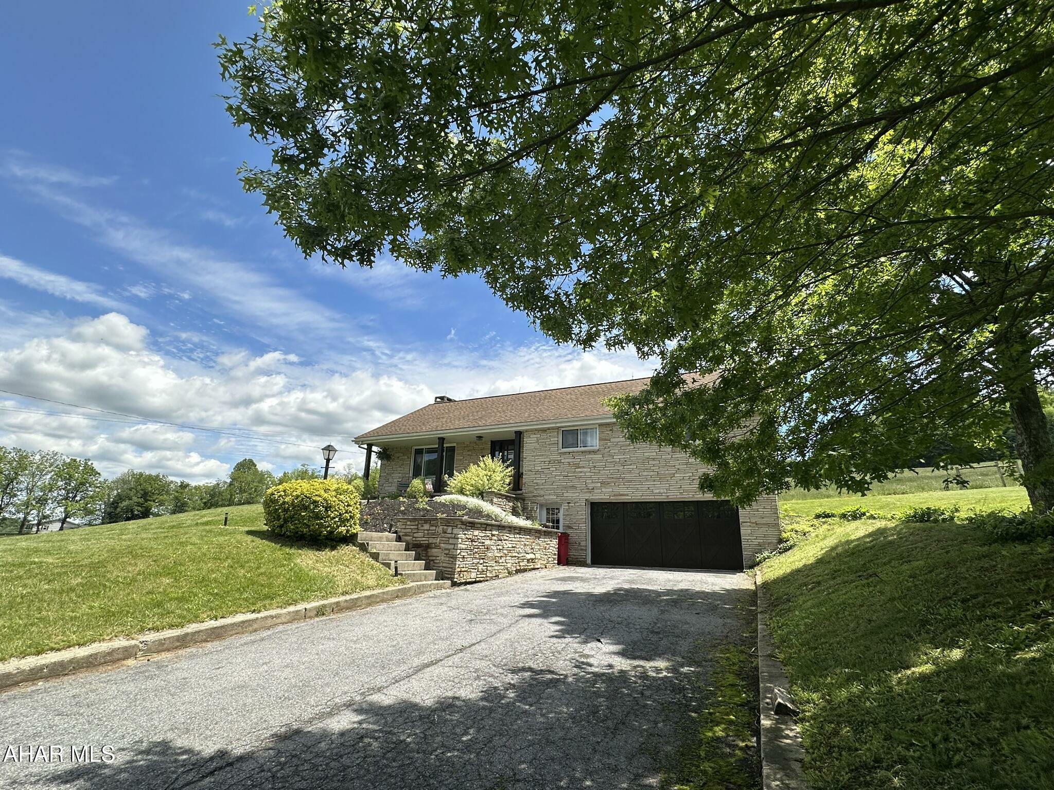 Property Photo: 2348 Raystown Road PA 15537