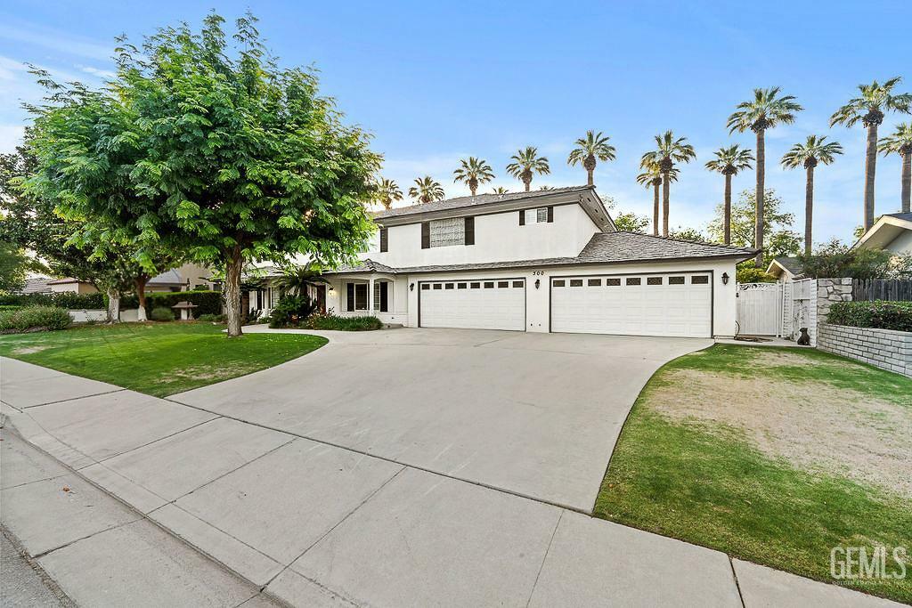 Property Photo: 300 Vista Verde Way CA 93309