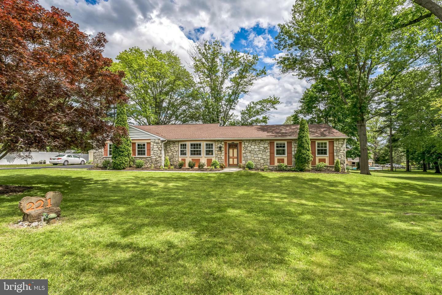 Property Photo: 221 Shirley PA 19403