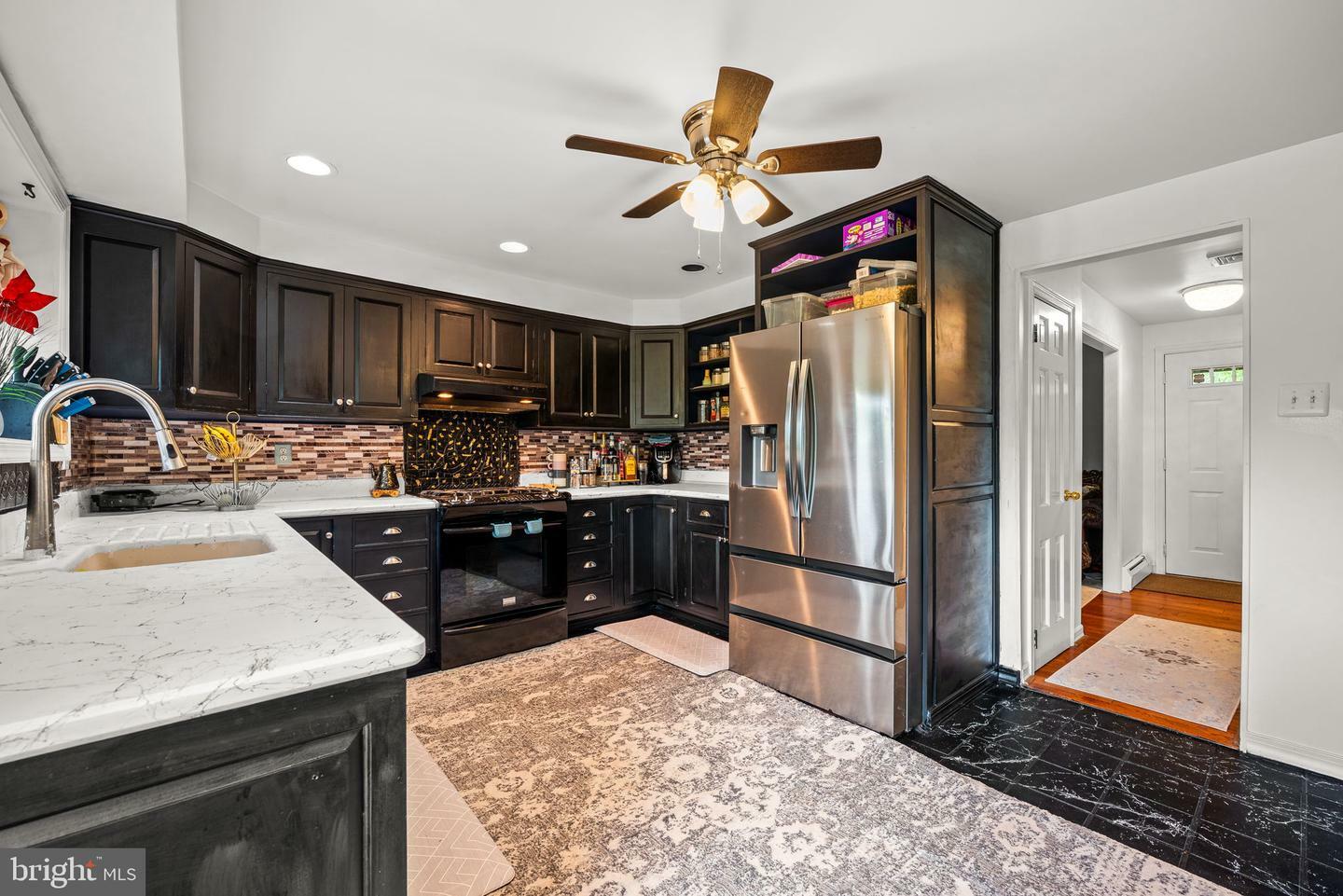 Property Photo: 1531 Wheatfield Lane PA 18974