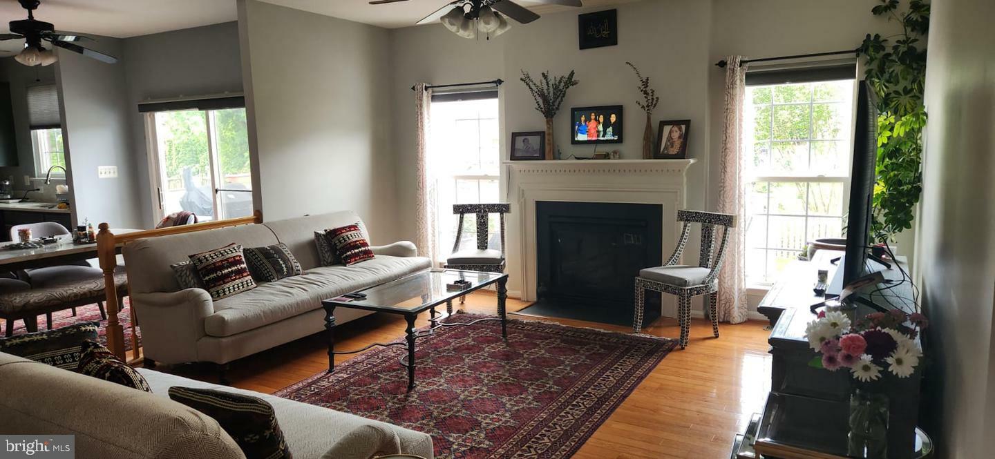Property Photo: 9871 Upper Mill Loop VA 20136