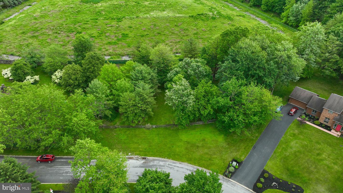 Property Photo: 20 Doersam Court PA 17406