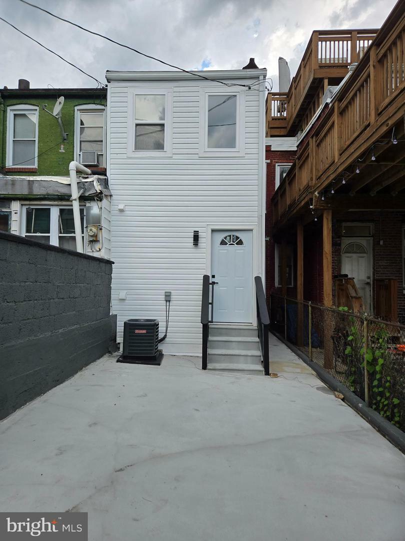 Property Photo:  450 Oak Road  MD 21122 