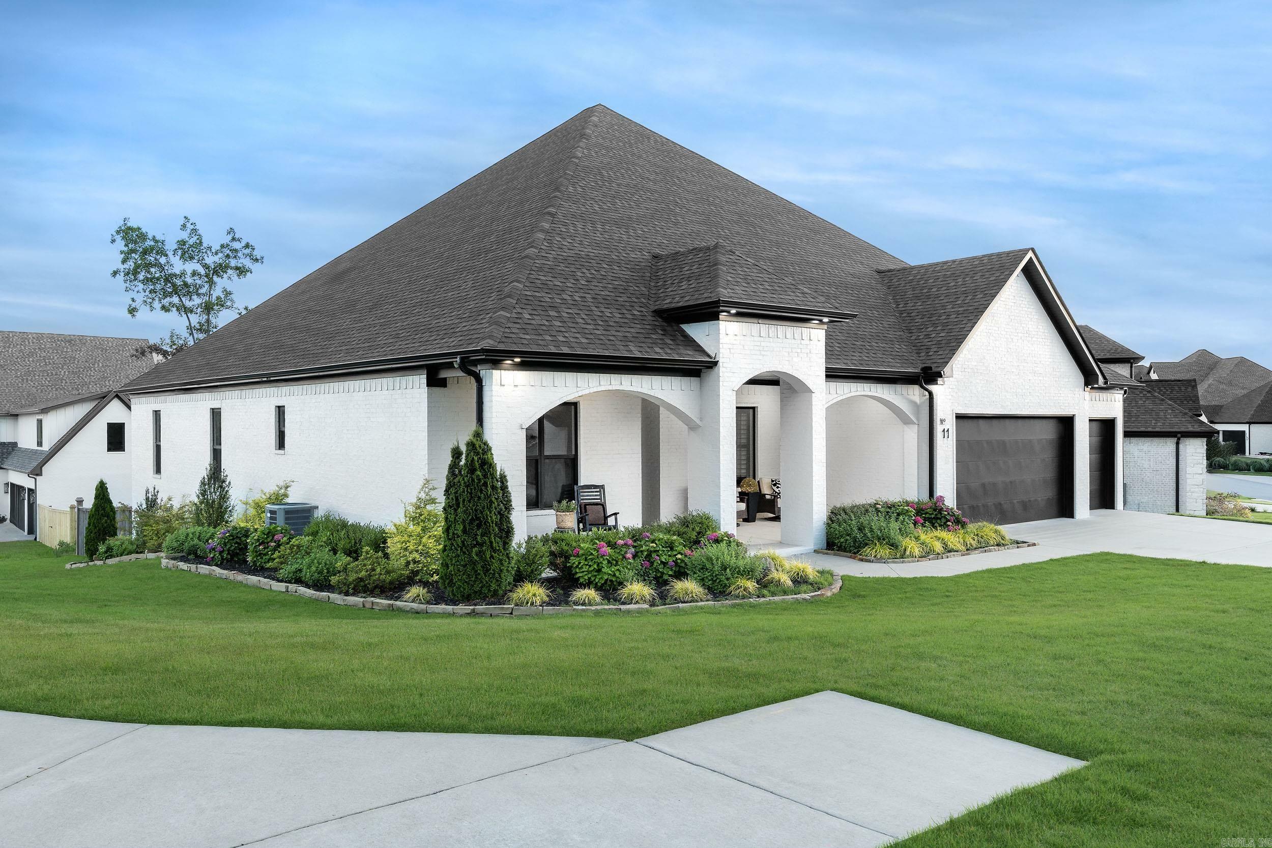 Property Photo:  11 Haywood Ct  AR 72223 