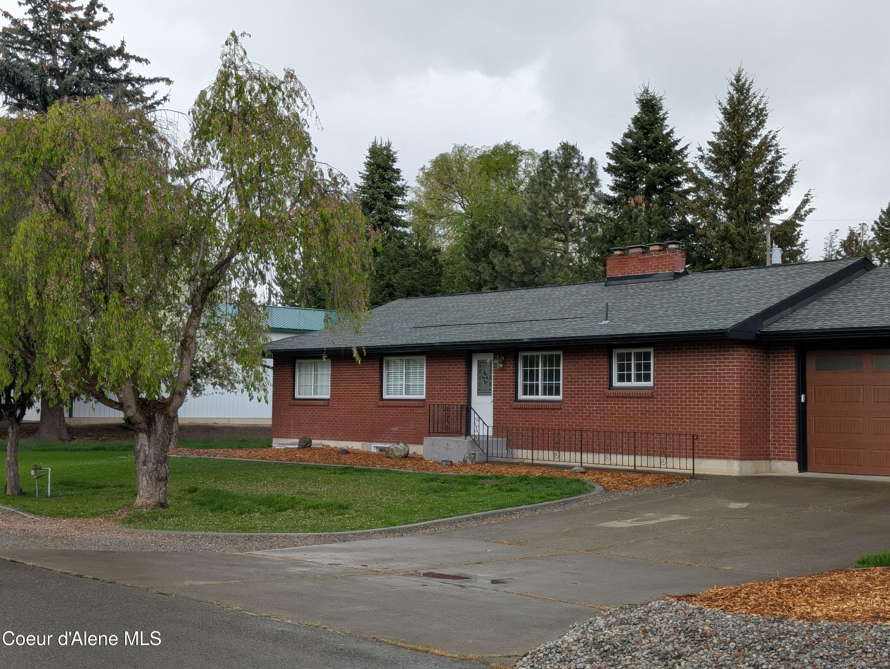 Property Photo: 1305 E Victoria St ID 83835