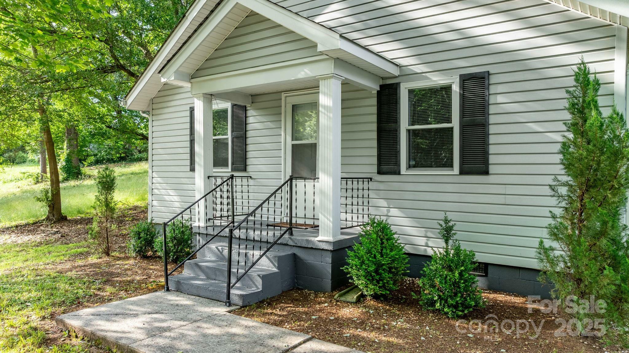 Property Photo:  352 18th Avenue NE  NC 28601 