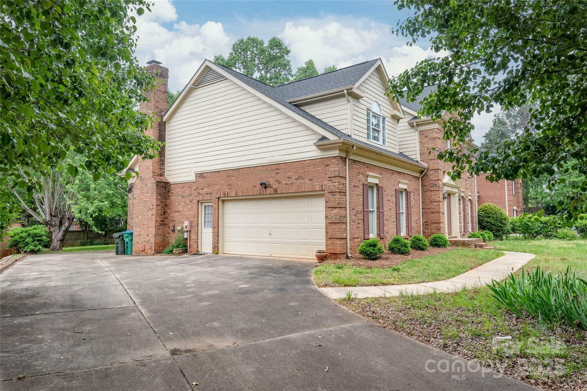 Property Photo: 114 Sardis Plantation Drive NC 28105