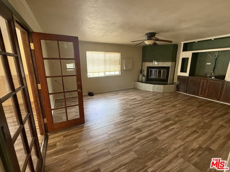 Property Photo: 43834 Gadsden Ave CA 93534
