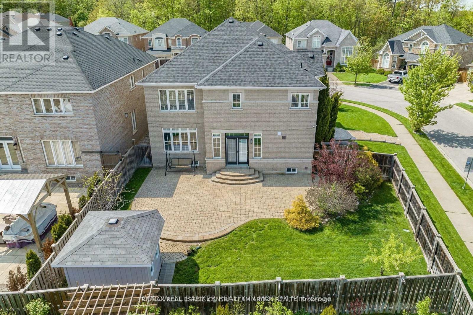 Photo de la propriété: 36 Olivia Marie Road ON L6Y 0M4