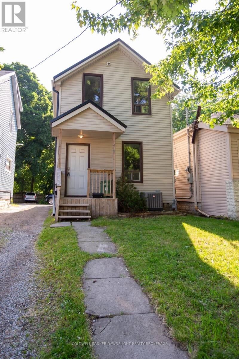 Property Photo:  458 Adelaide Street North  ON N6B 3H9 