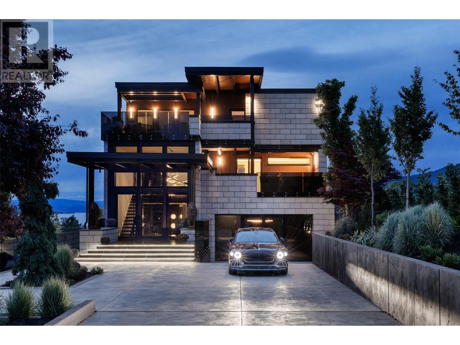Property Photo: 581 Vancouver Avenue BC V2A 1A4