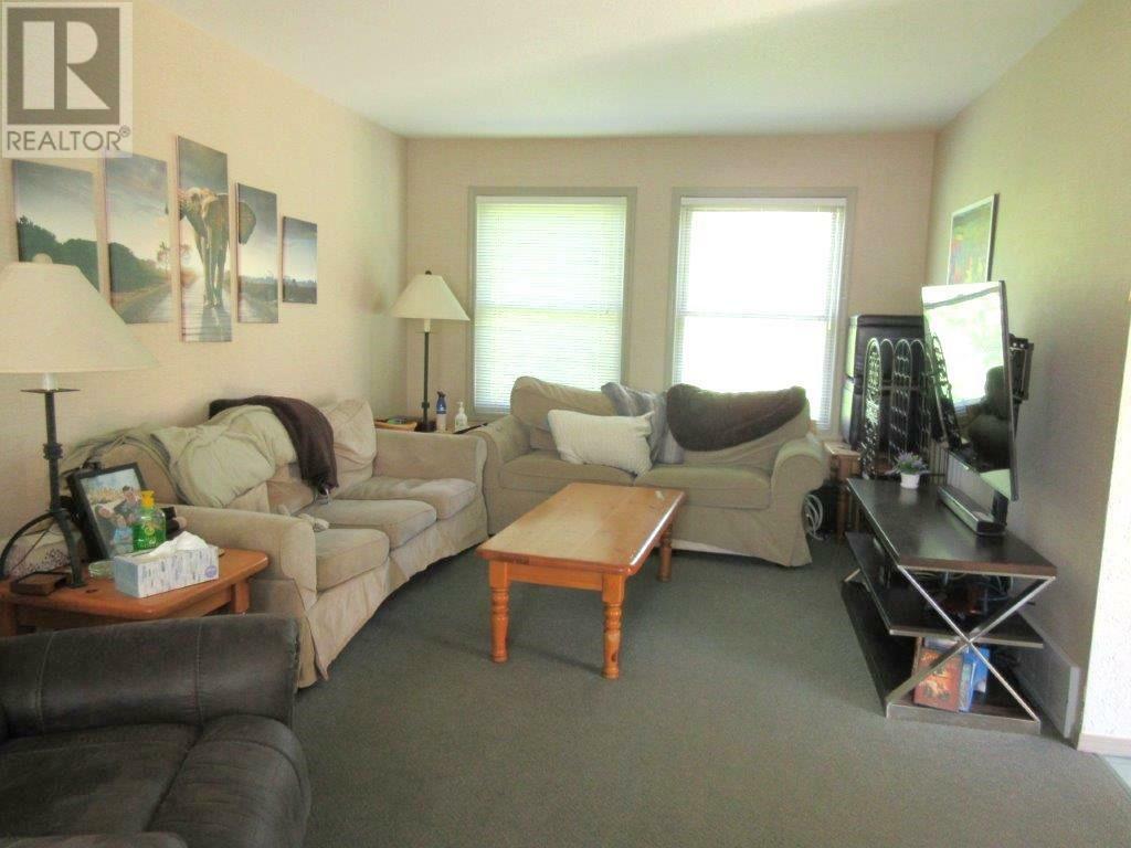Property Photo: 415 Commonwealth Road 2621 BC V4V 2M4