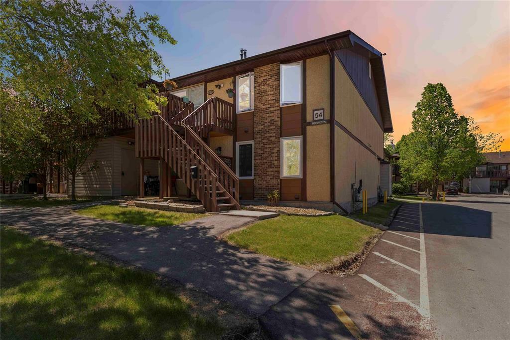 54 Paddington Road  Winnipeg MB R2N 1R4 photo