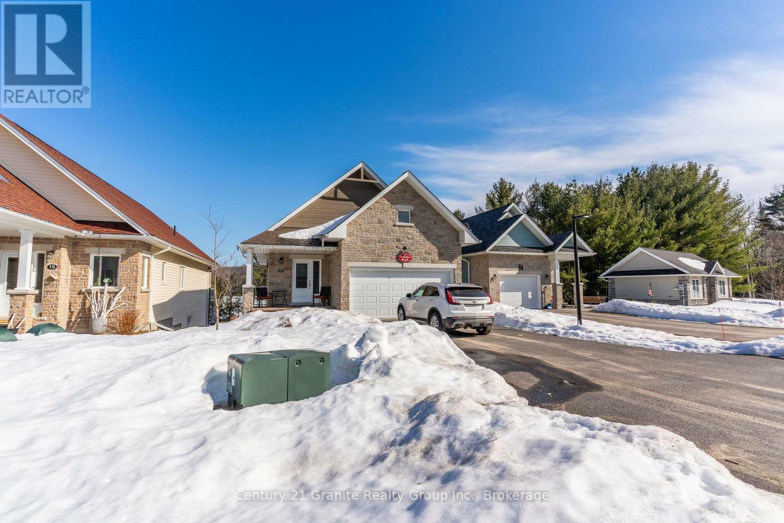 Property Photo: 17 Webb Circle ON K0M 1S0