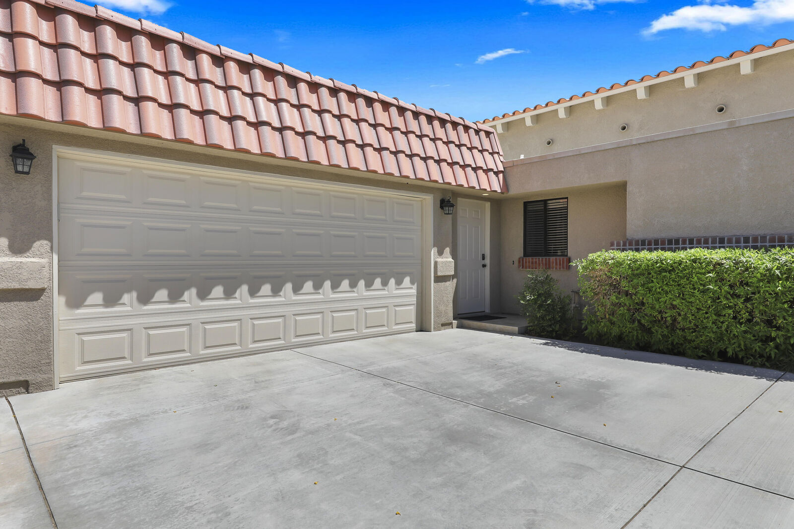 Property Photo: 40492 Bay Hill Way CA 92211