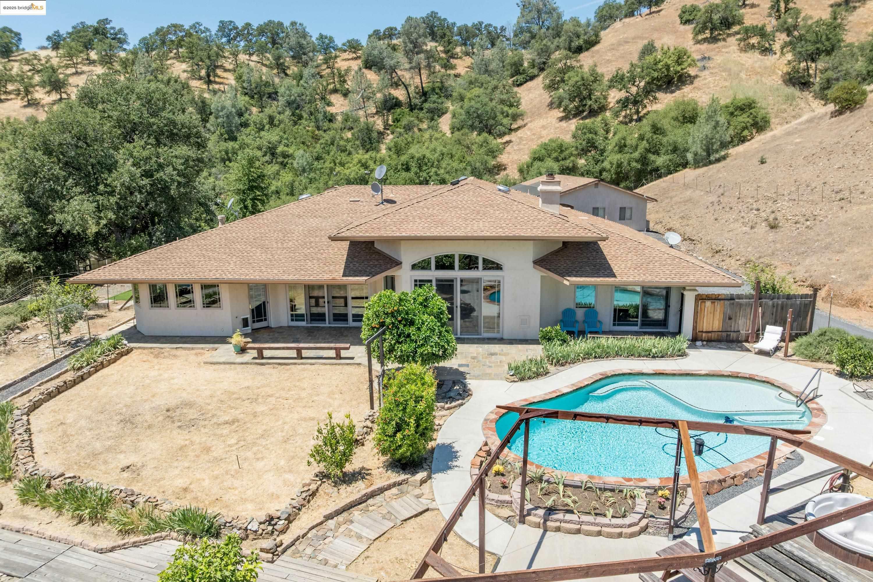 Property Photo: 11770 River Rd CA 95327