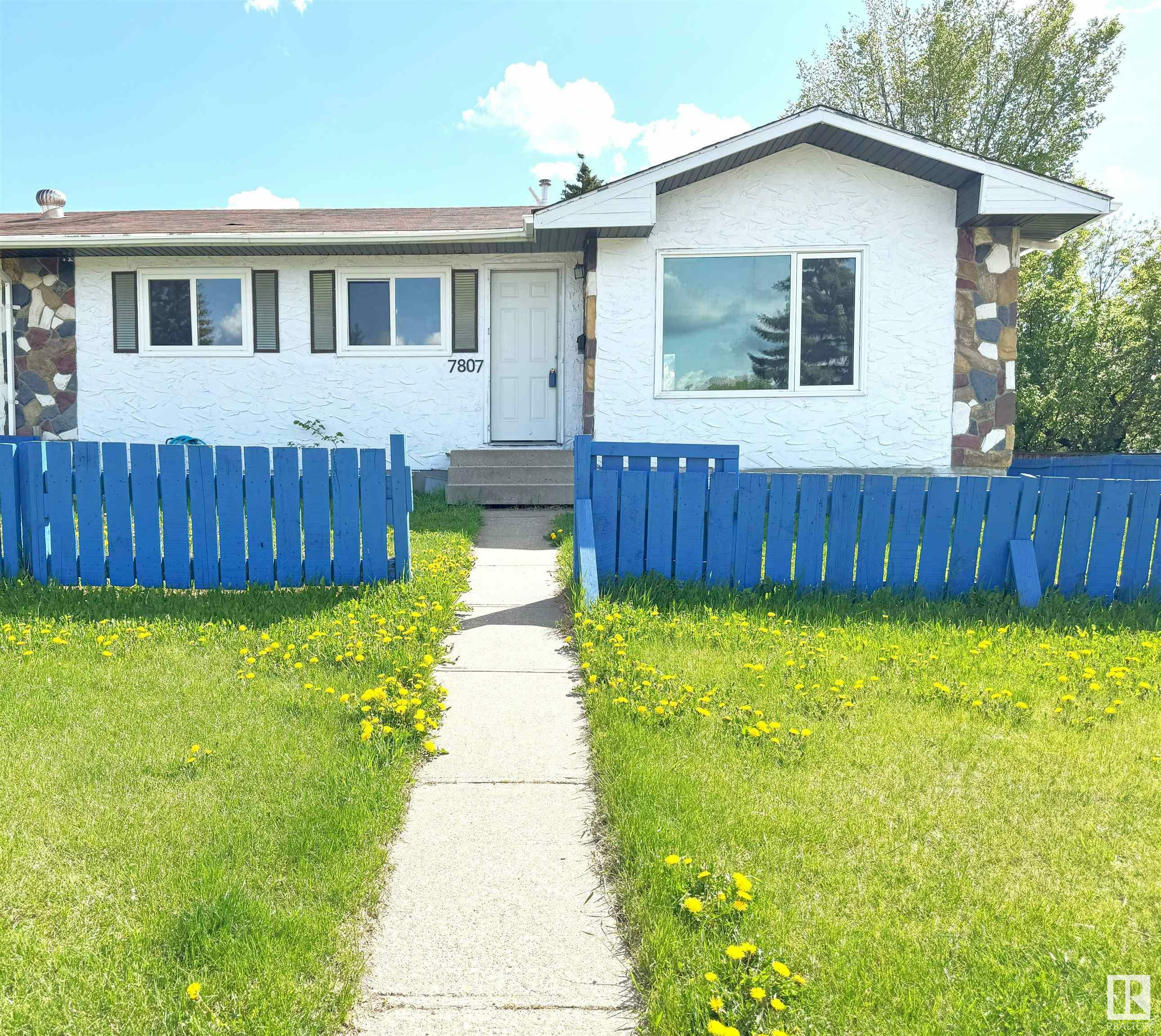 Photo de la propriété: 7807 36 Avenue NW AB T6K 0C5