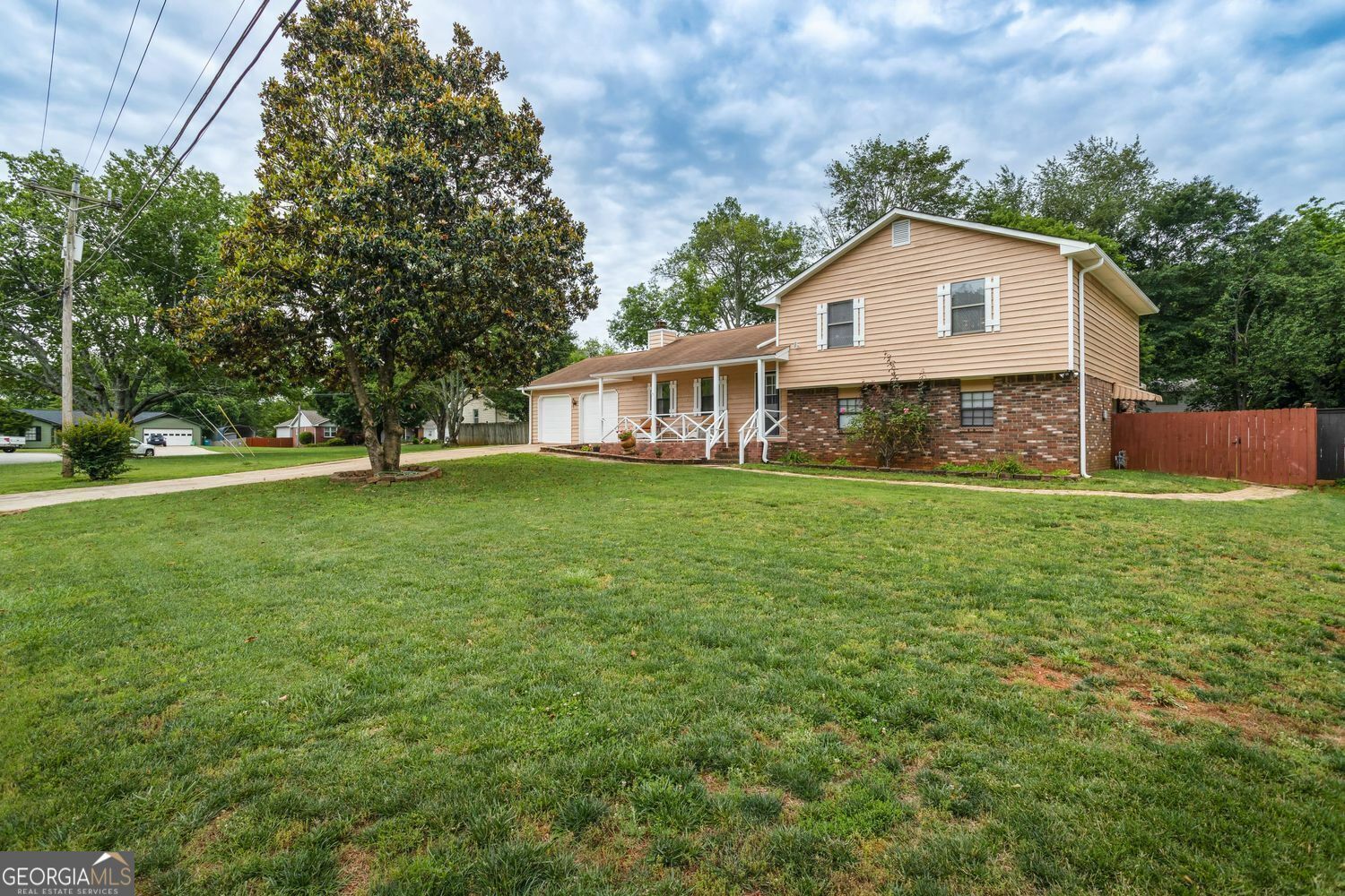 Property Photo: 618 Summerville Drive GA 30046