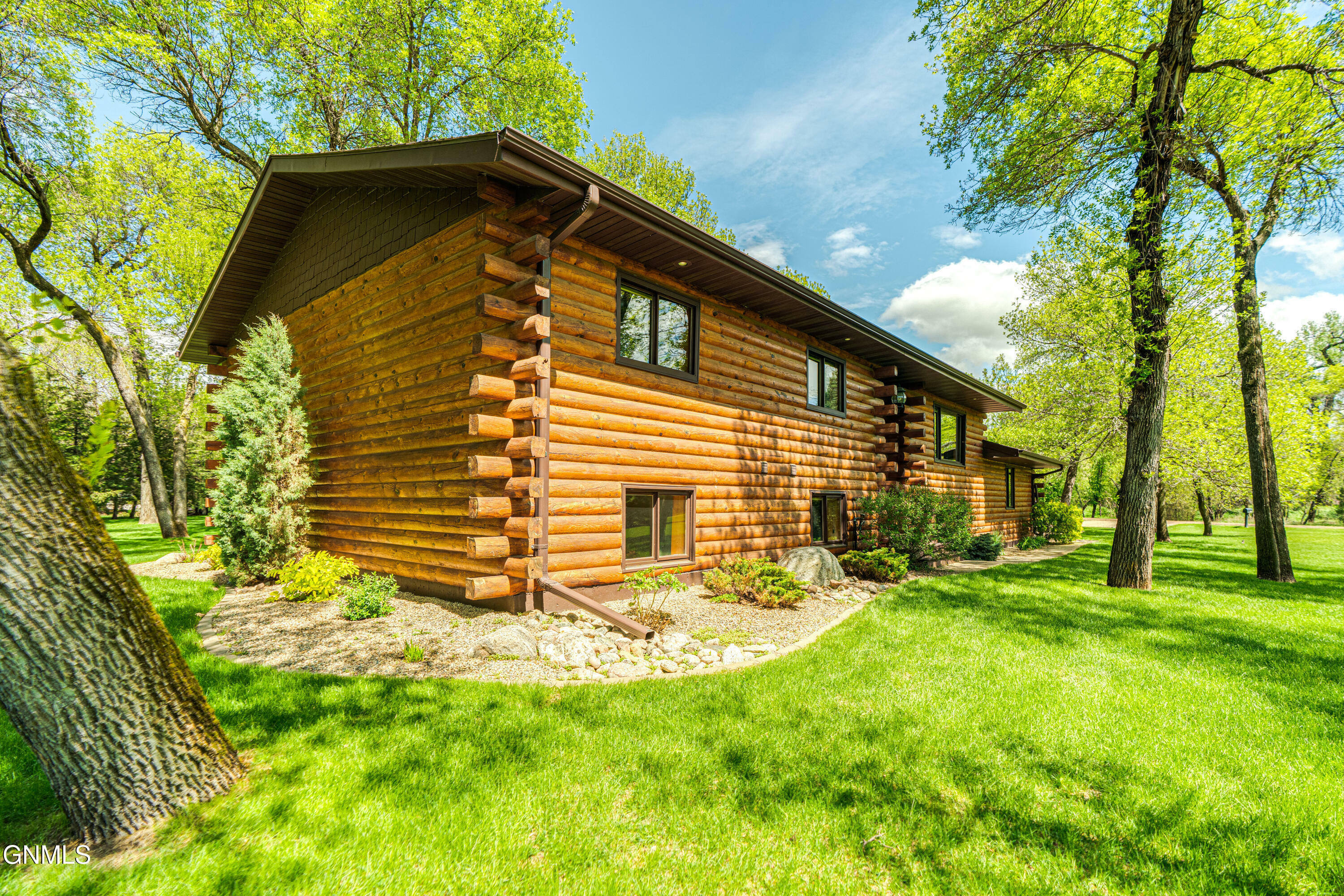 Property Photo: 7500 Lariat Ln ND 58503