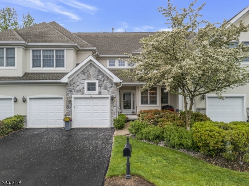 28 Benedict Cres  Bernards Twp. NJ 07920 photo
