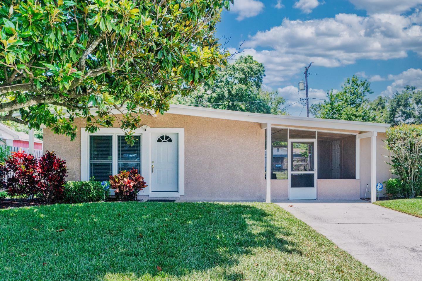 Property Photo: 10410 Ventura Avenue FL 33619