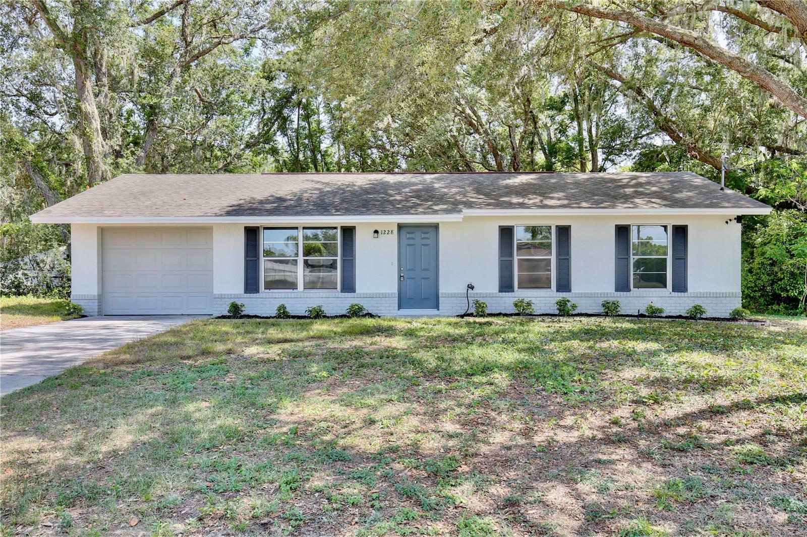 Property Photo: 1228 Padgett Circle FL 32159