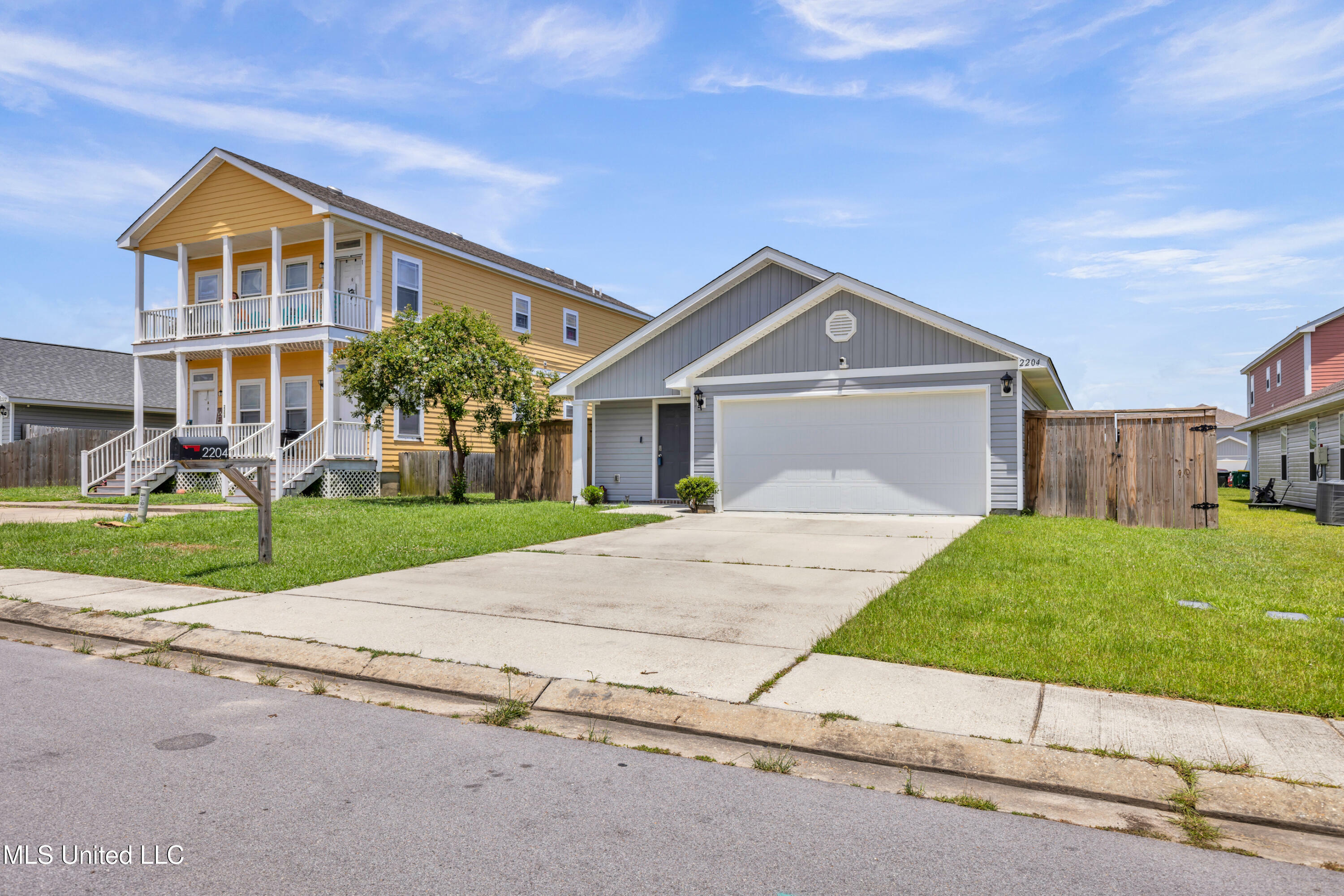 Property Photo: 2204 Magazine Street MS 39564