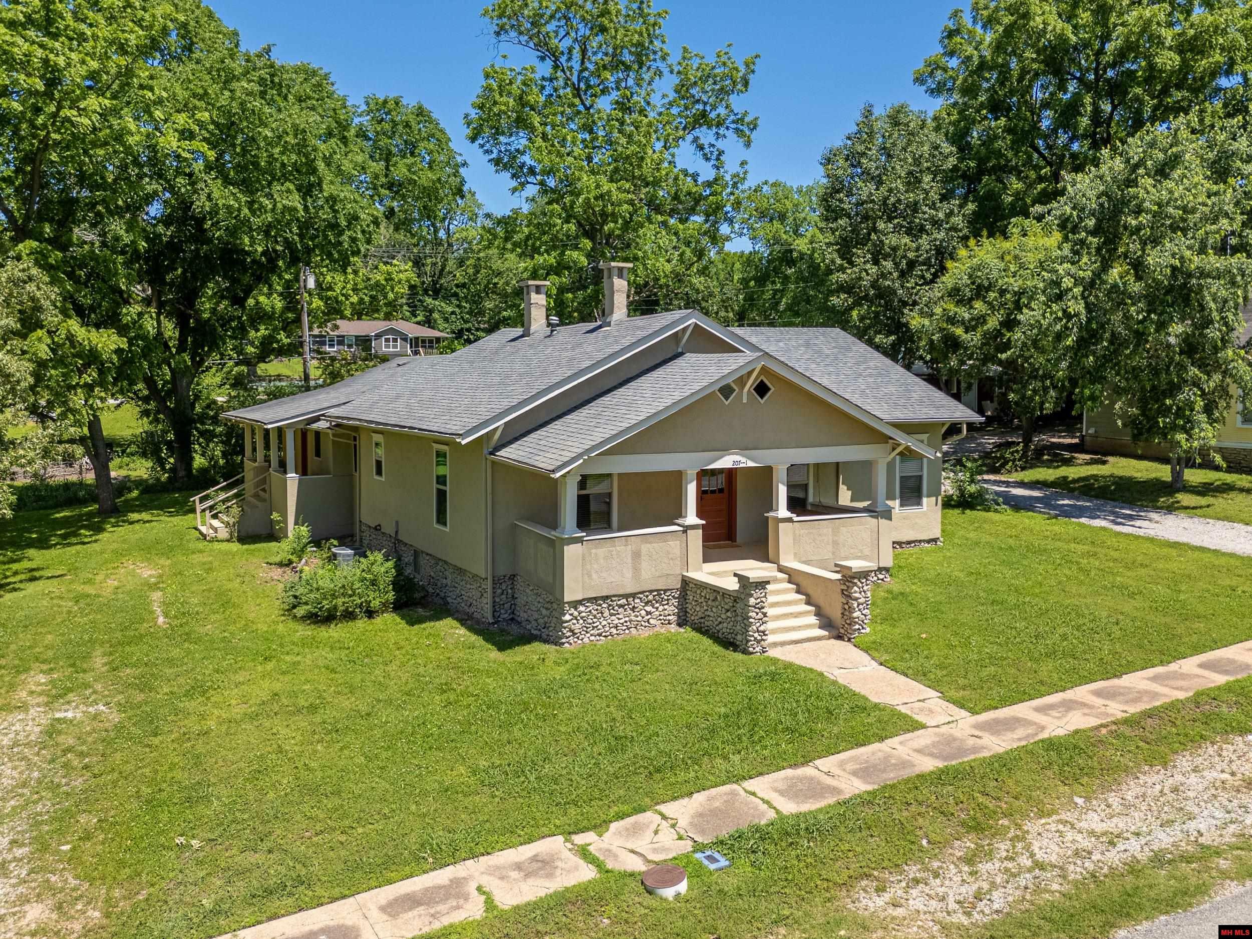 207 Combs Avenue  Cotter AR 72626 photo