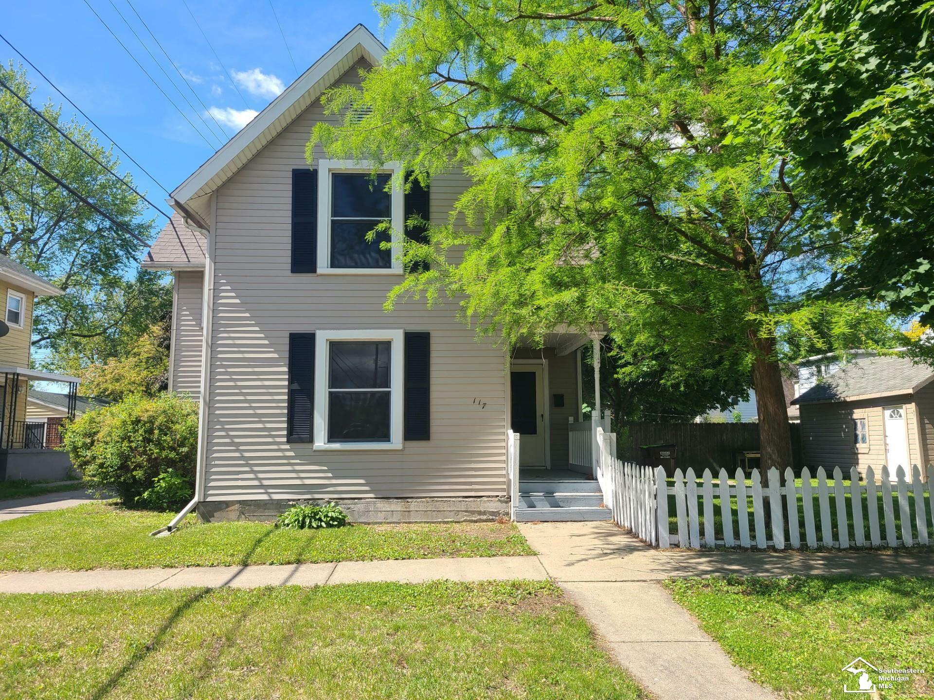 Property Photo: 117 W Seventh Street MI 48161